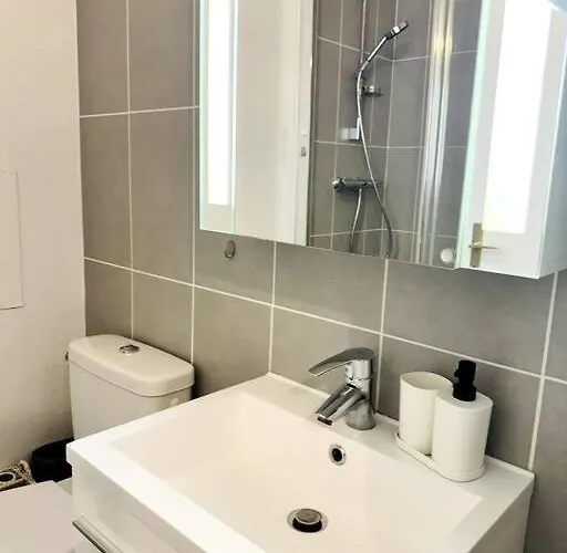 Bel Renove Dans Une Calme Caen