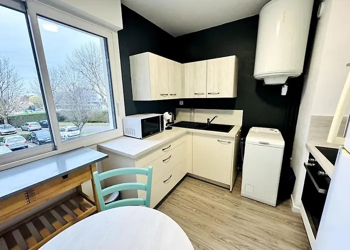 Bel Renove Dans Une Calme Caen