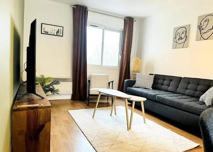 Bel Renove Dans Une Calme Caen